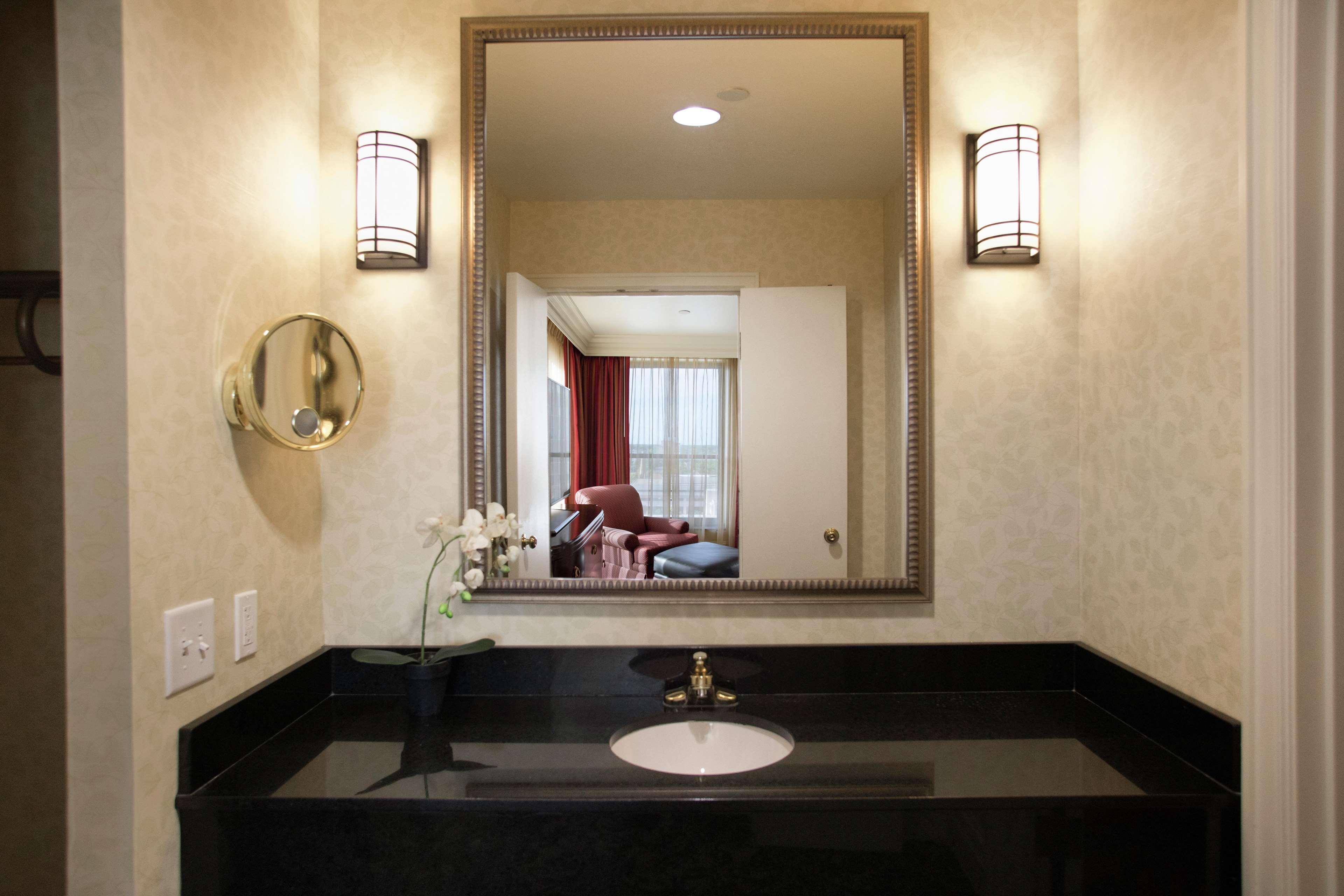 President Abraham Lincoln - A Doubletree By Hilton Hotel Springfield Bagian luar foto