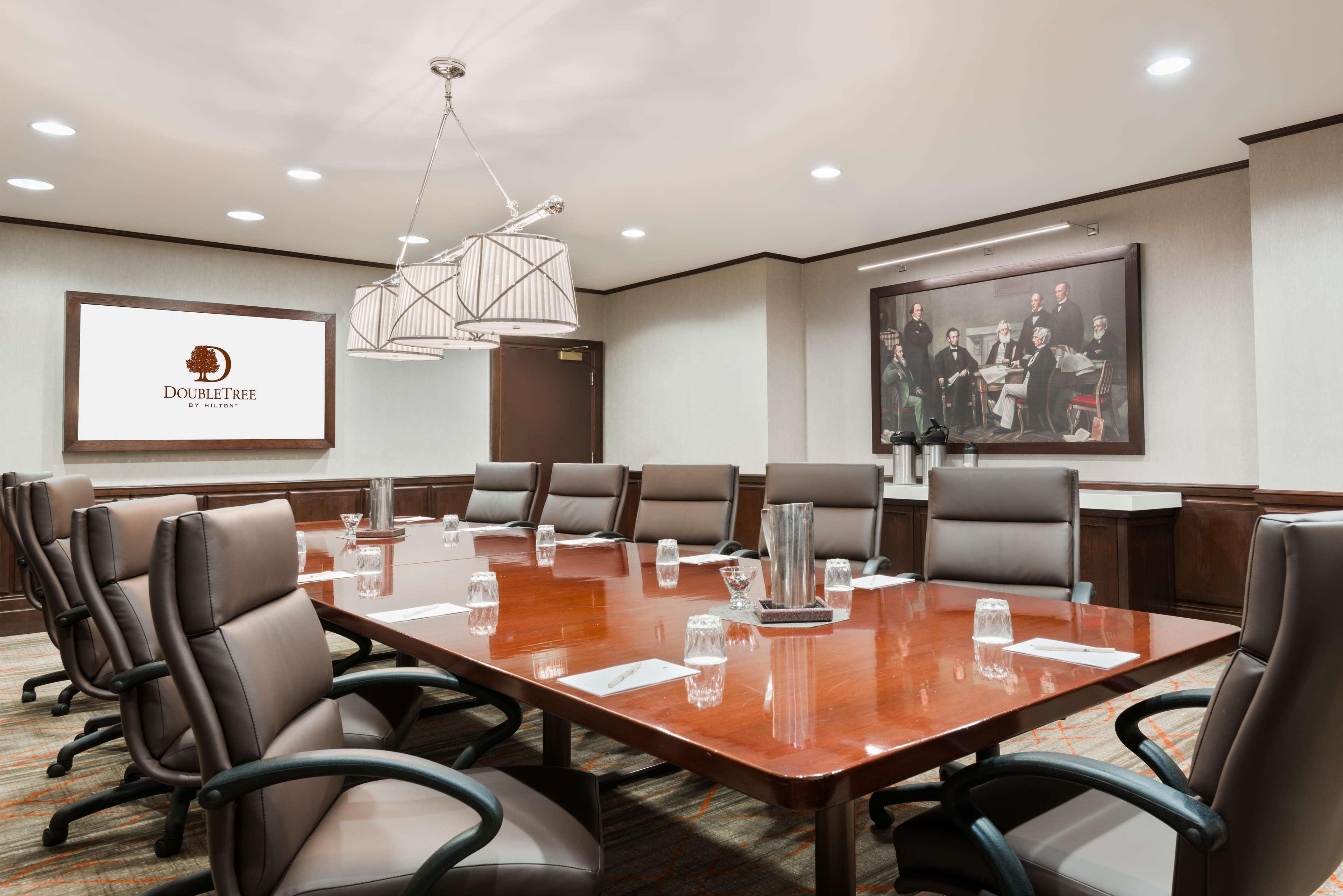 President Abraham Lincoln - A Doubletree By Hilton Hotel Springfield Bagian luar foto
