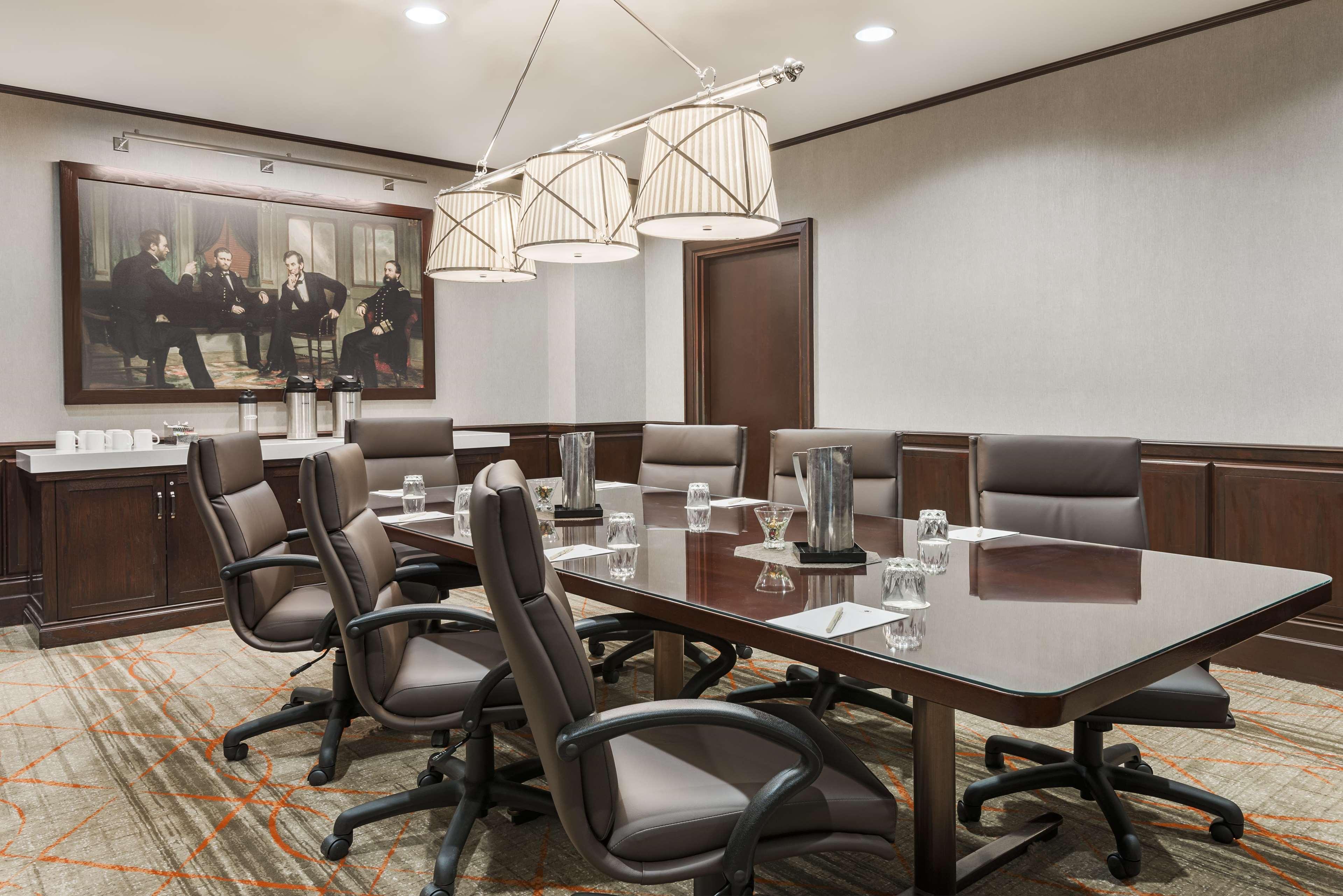President Abraham Lincoln - A Doubletree By Hilton Hotel Springfield Bagian luar foto