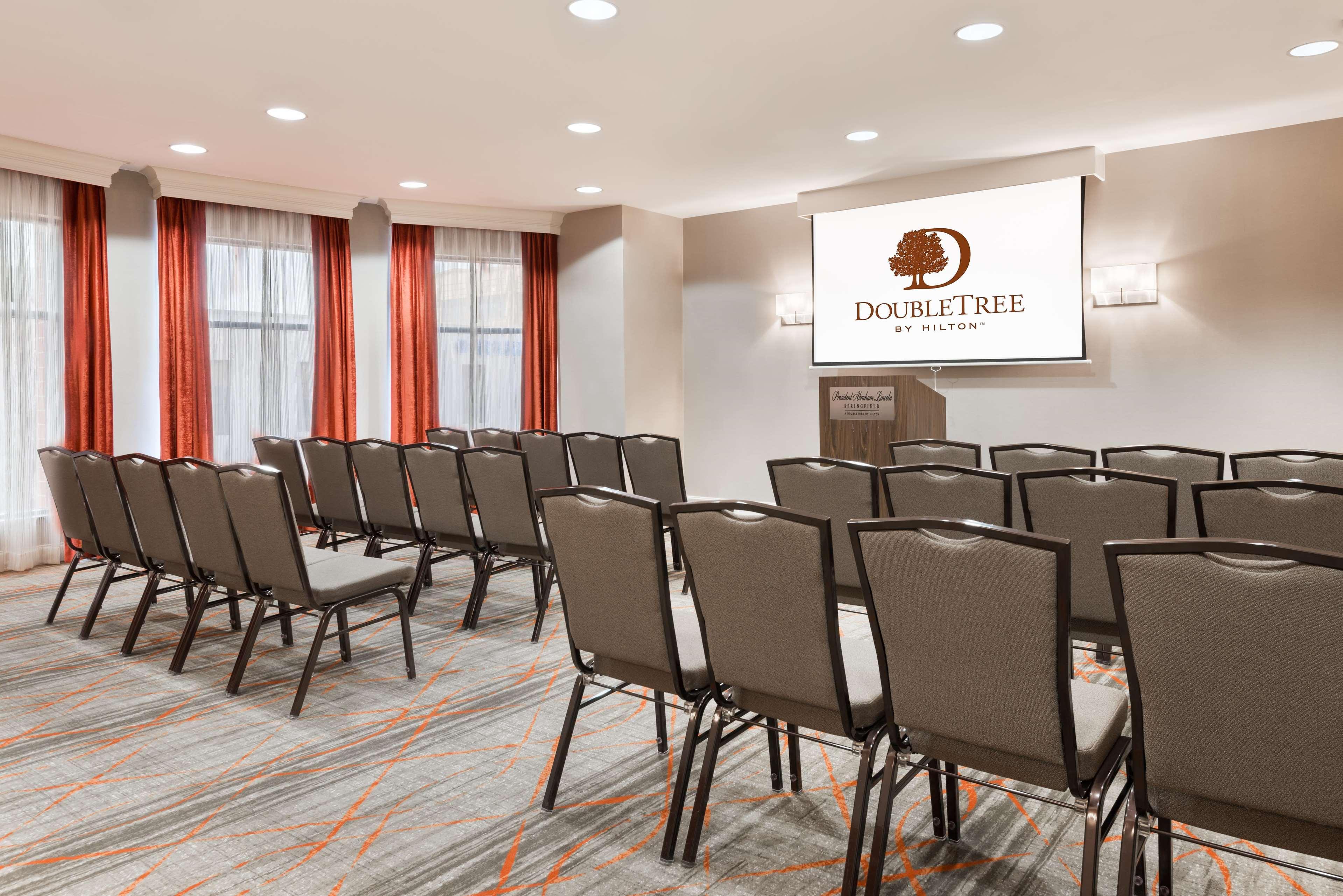 President Abraham Lincoln - A Doubletree By Hilton Hotel Springfield Bagian luar foto