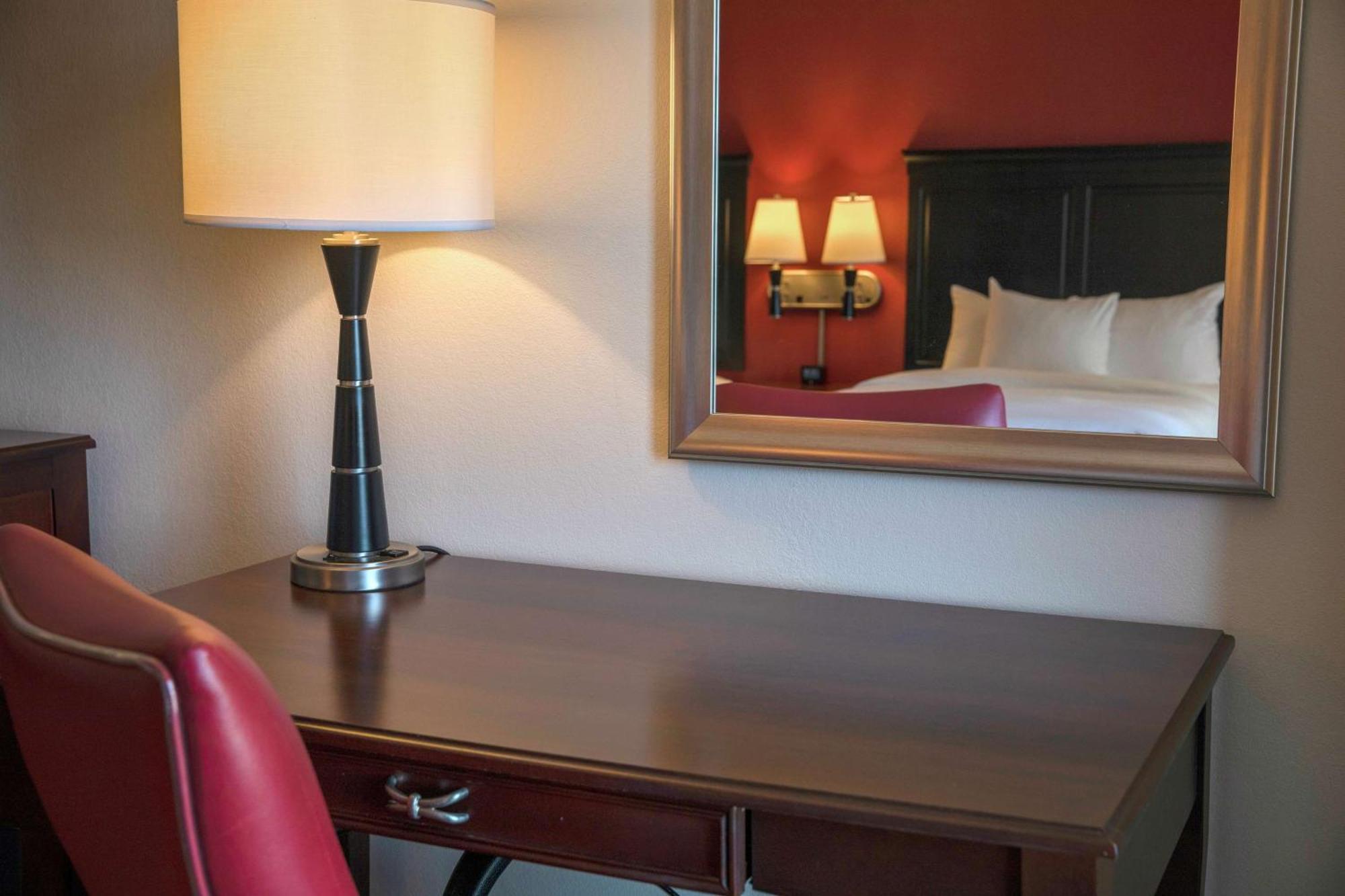 President Abraham Lincoln - A Doubletree By Hilton Hotel Springfield Bagian luar foto