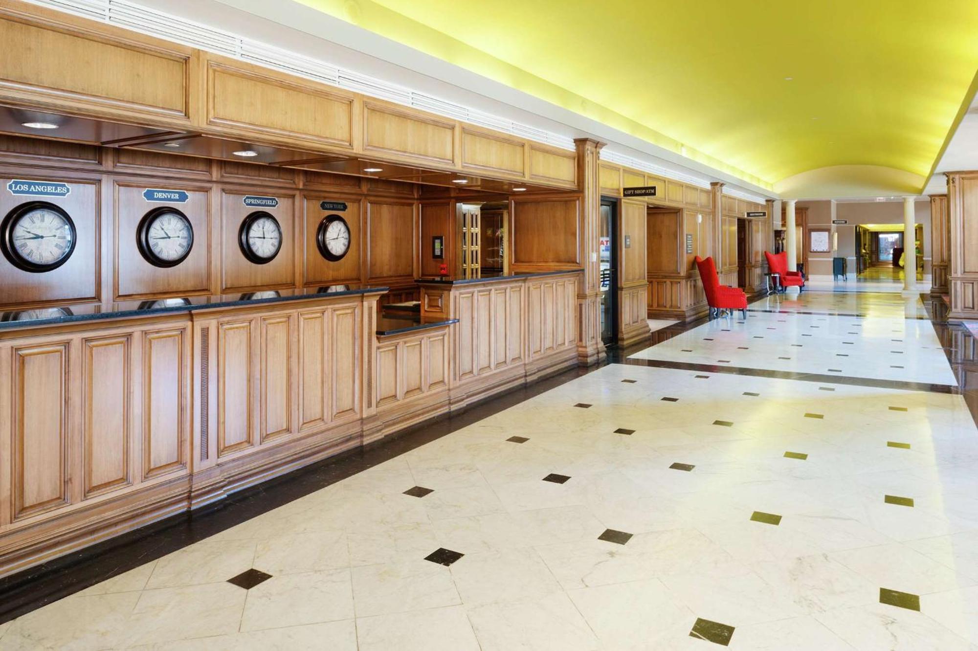 President Abraham Lincoln - A Doubletree By Hilton Hotel Springfield Bagian luar foto